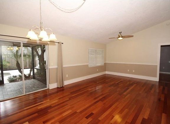 5th image of 323 Bayside Ave