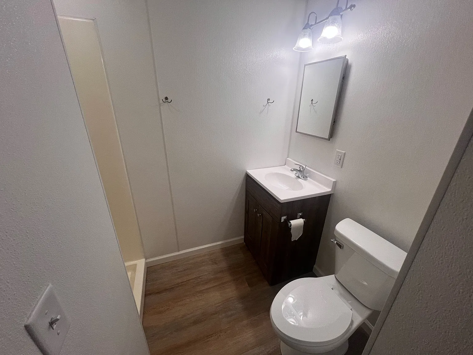 2 bed, 1.0 bath, $750 — Photo 4
