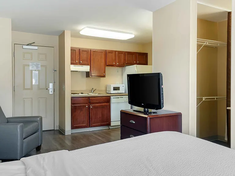 Studio Suite - 2 Full Beds
