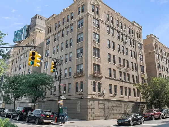 1100 Grand Concourse image 8 of 9