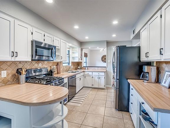 4th image of 2506 Materhorn Dr