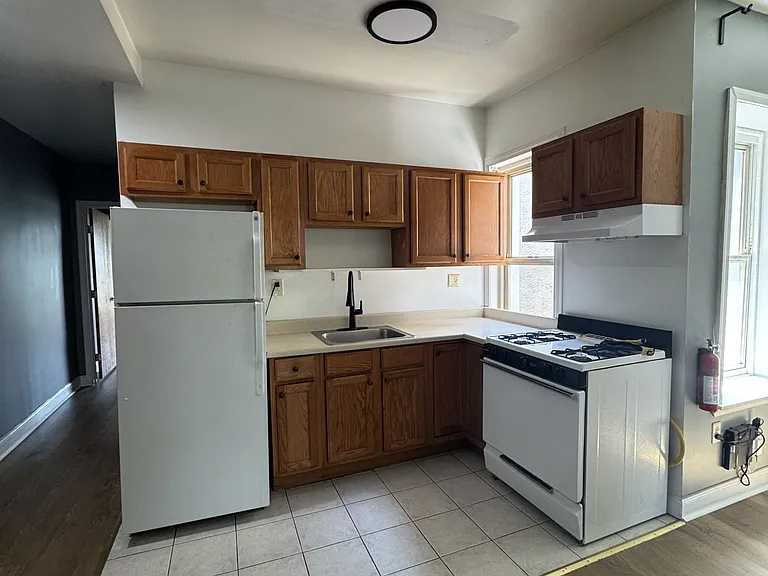 4608 Woodland Ave #3F — Photo 1