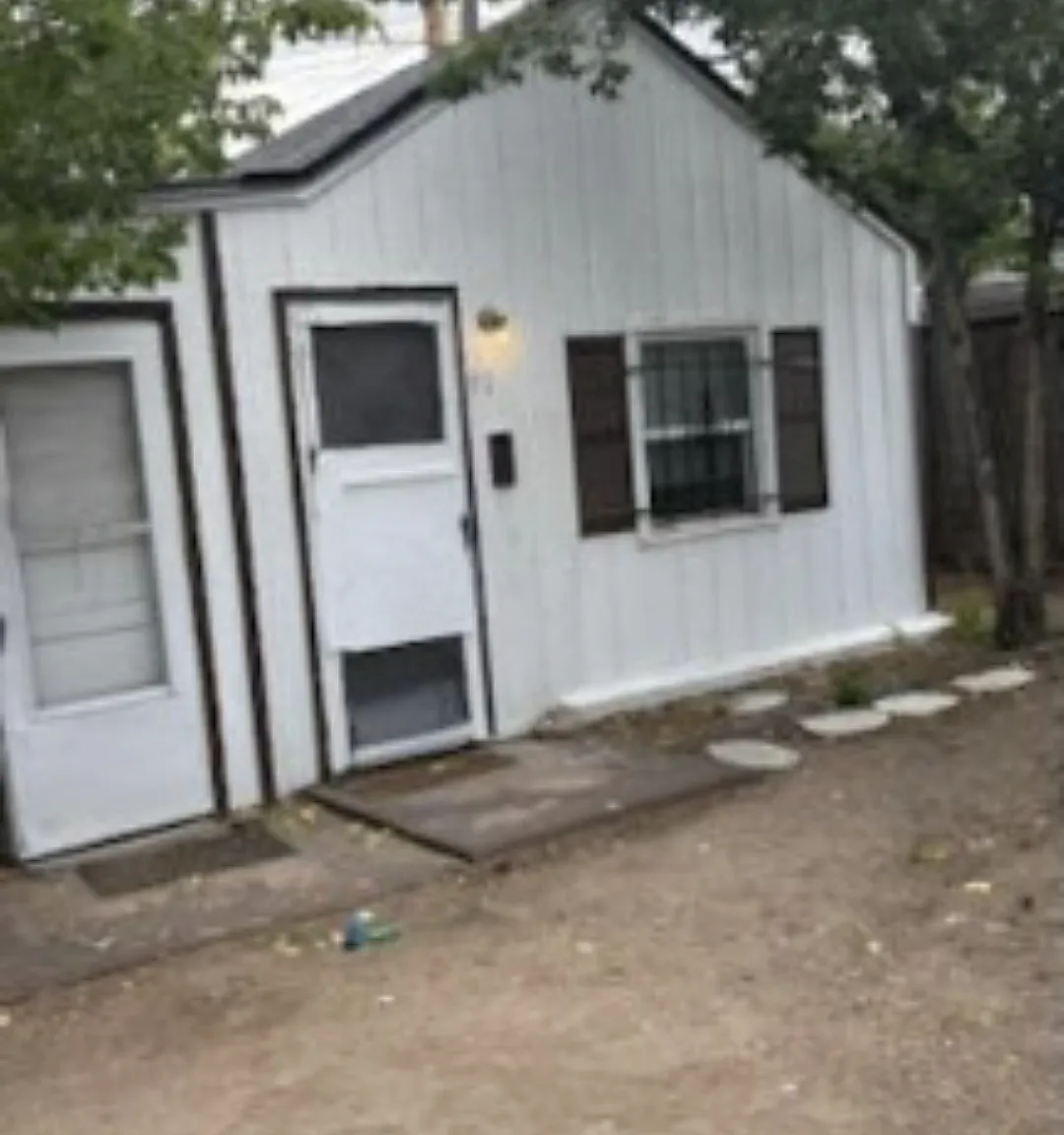 1 bed, 300 sqft, $1,000 — Photo 1