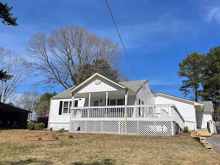 91 Towler Rd — Photo 1