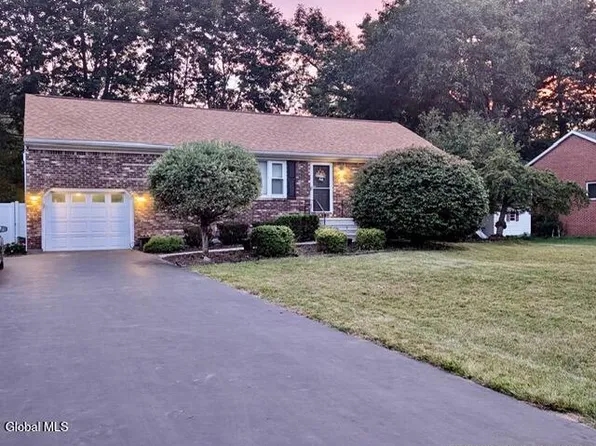 2 Janet Lane, Albany, NY 12203