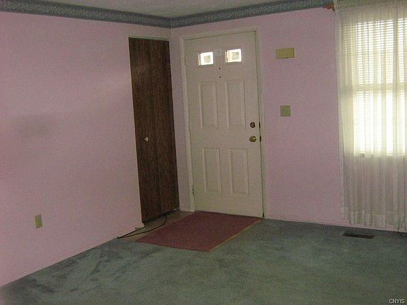 4th image of 8178 Capricorn Dr