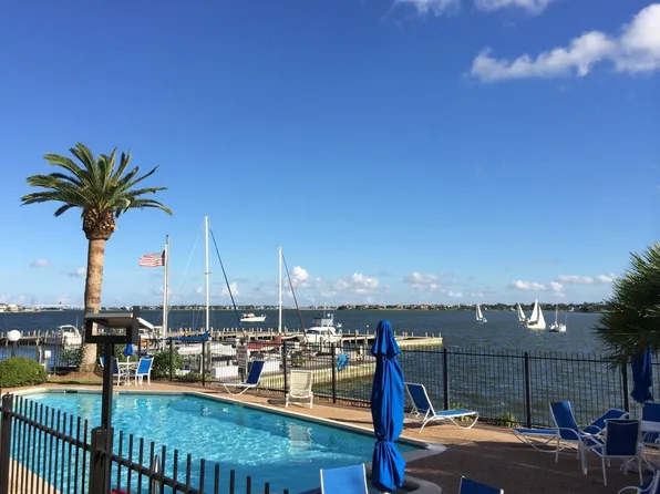 201 Yacht Club Ln #201, Seabrook, TX 77586