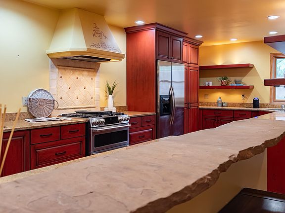 5th image of 225 Hermosa Dr SE