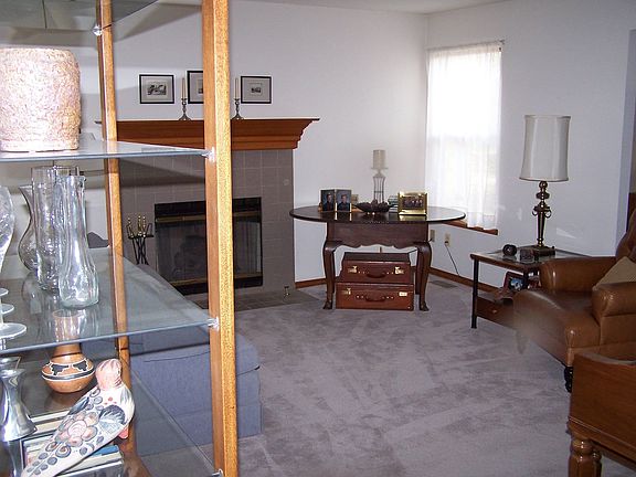 lining room