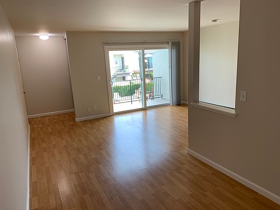 4th image of 240 Hollis Ave #16