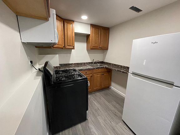 4th image of 37 E Merritt St #1