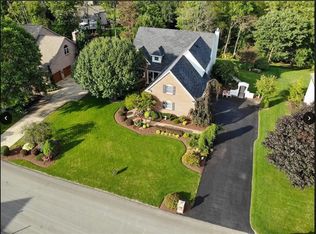 1042 Lexington Dr, Murrysville, PA