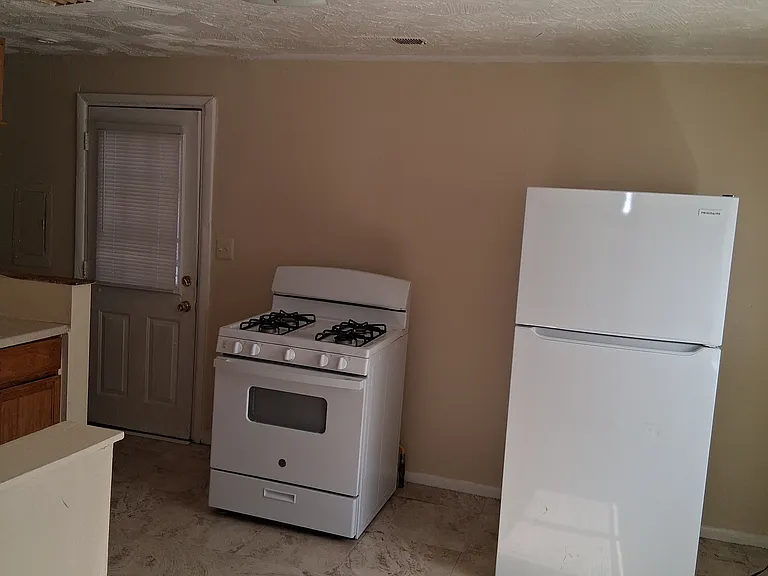 3108 S Edsel St — Photo 2