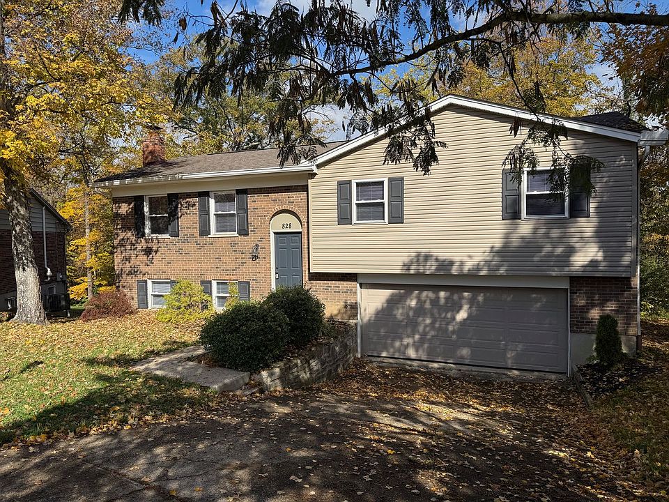 1st image of 828 Pinehurst Dr