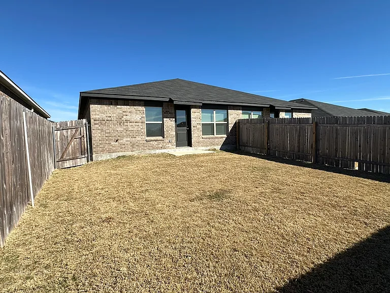 1209 Lehmann Dr #B — Photo 21