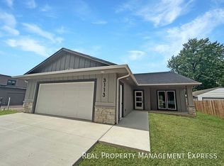 3113 S Prairie Ave, Sioux Falls, SD 57105