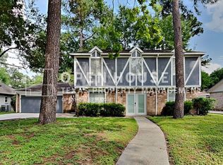 14922 Spring Lake Dr, Houston, TX 77070