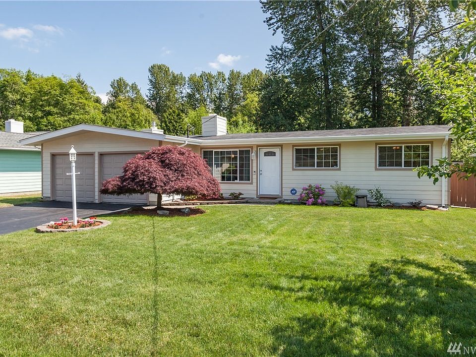 Completely remodeled Auburn West Hill rambler in a great close-knit neighborhood
