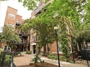 1022 W Dakin St, Chicago, IL 60613