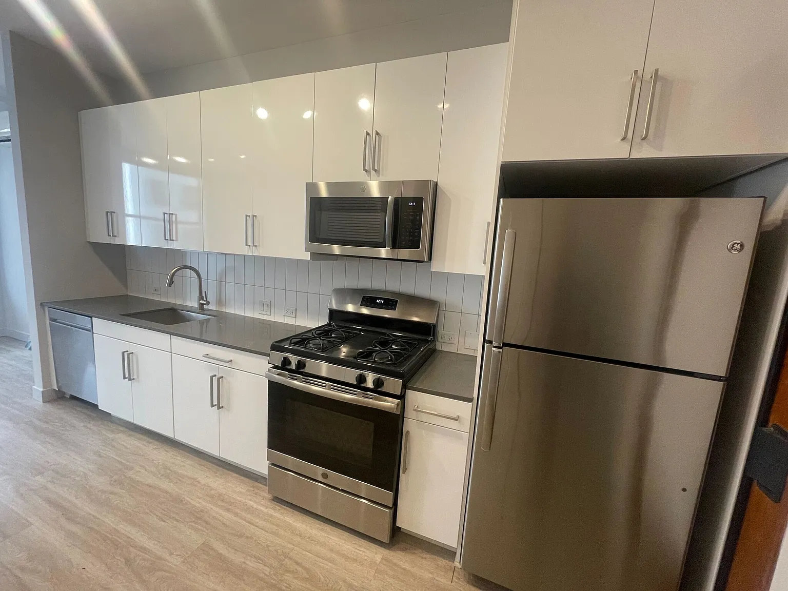 Studio, 1.0 bath, 658 sqft, $2,370 — Photo 3