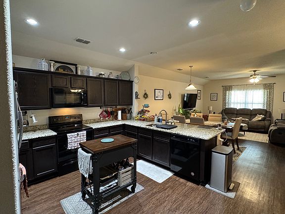 4th image of 533 Cottonview Dr