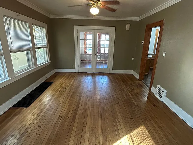 5300 Harrison St — Photo 7