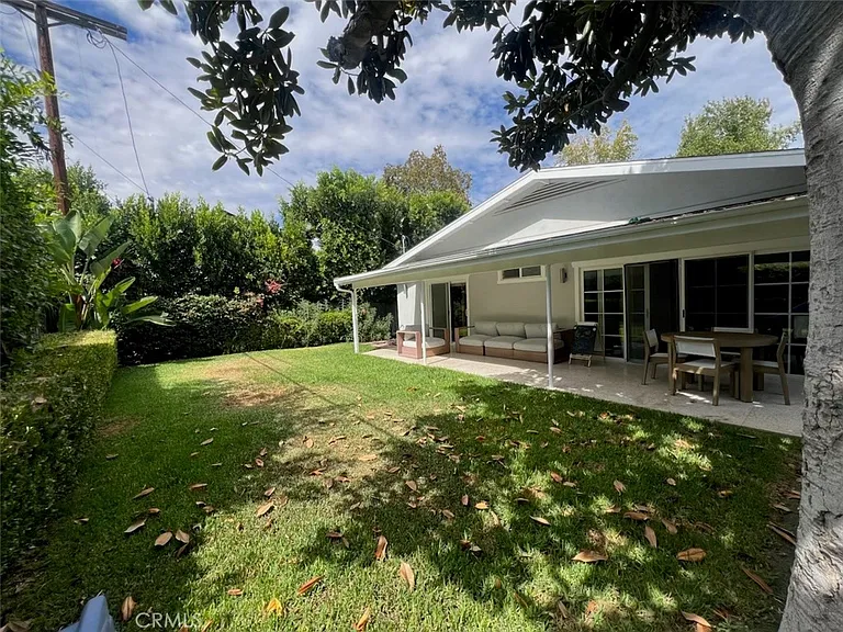 4439 Van Noord Ave — Photo 9