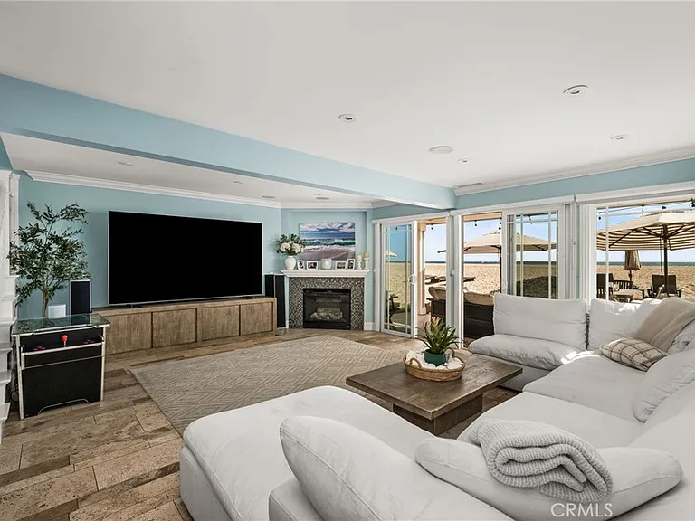 25 Surfside Ave #A — Photo 3