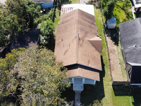 3105 Indiana St, Baytown, TX 77520