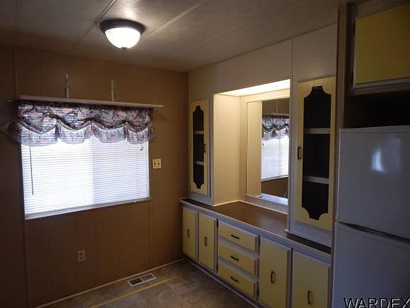 3rd image of 1724 Williams Dr