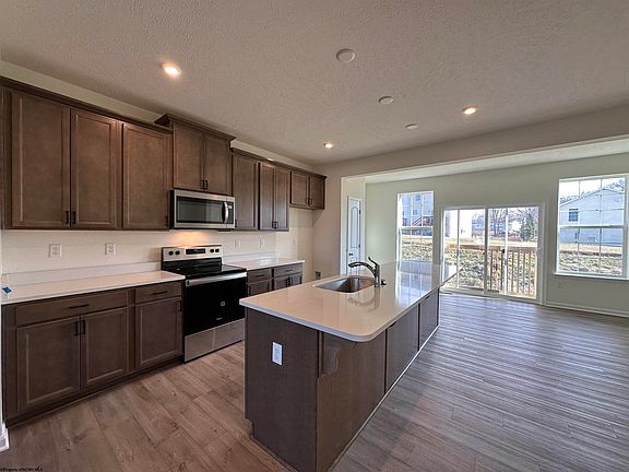 2nd image of 722 Mulligan Ct