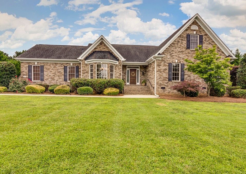 1st image of 543 Hallman Dr