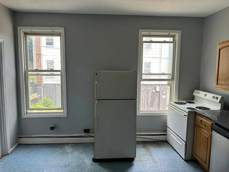 126 W Main St #5 — Photo 3