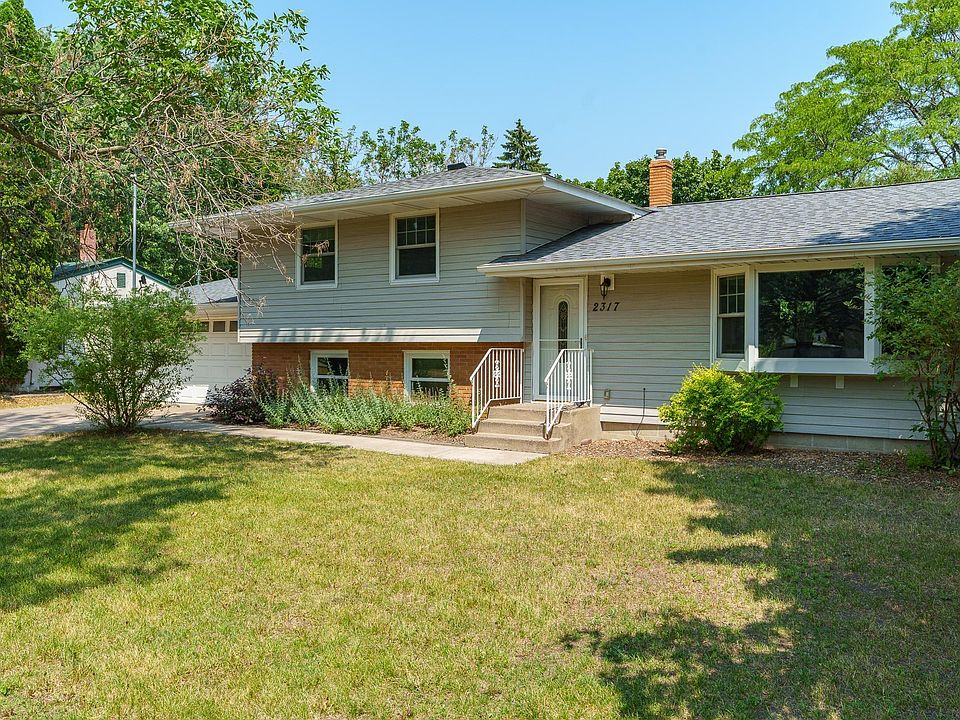 1st image of 2317 Birch St