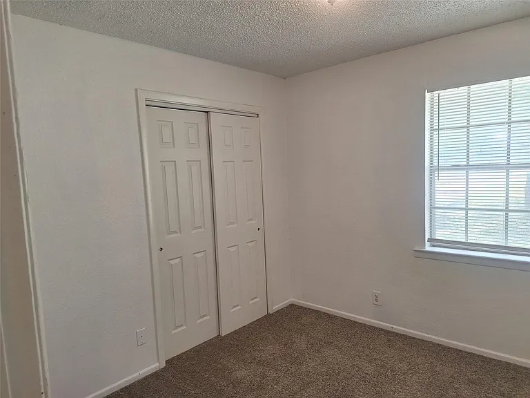 6005 Barry Dr — Photo 8