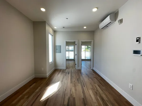 46-48 Van Reipen Avenue image 4 of 12