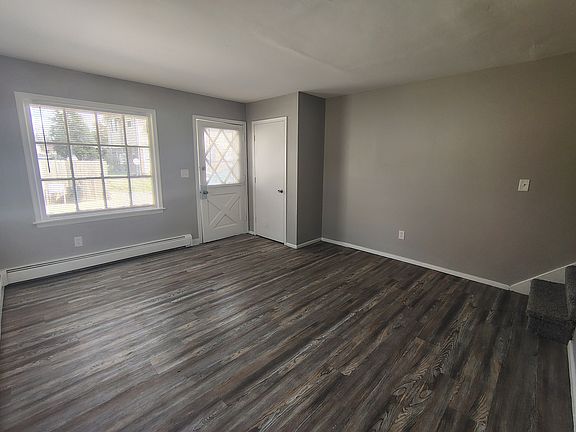 2nd image of 4960 Hinsdale Ave #8