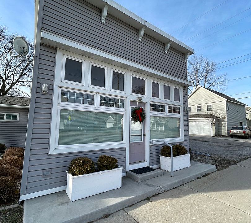 822 Cass St, Traverse City, MI 49684 Zillow