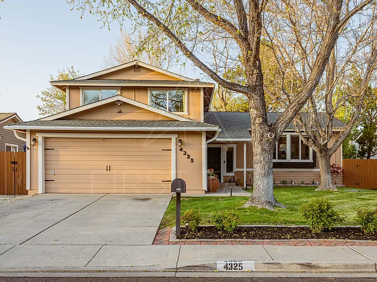 4325 Mendocino Ln — Photo 3