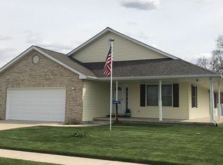 710 6th St SW, Demotte, IN 46310