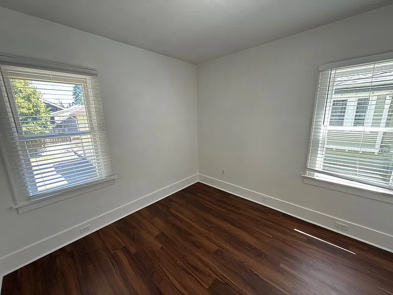 336 23rd St SE — Photo 19