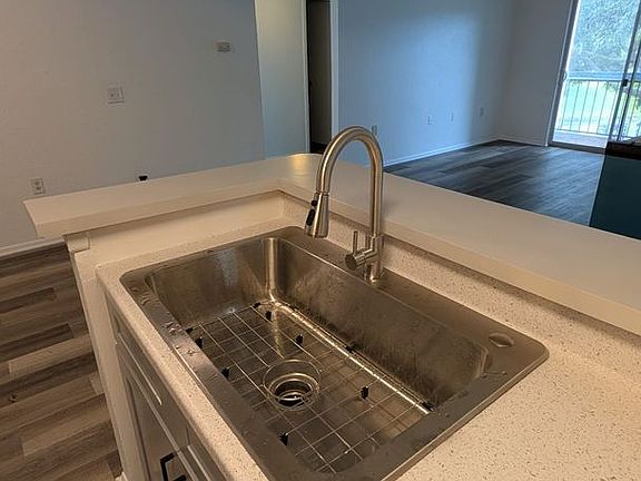 5th image of 5271 Images Cir APT 202