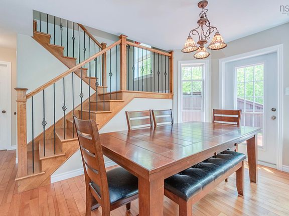 5th image of 73 Strickland Ave