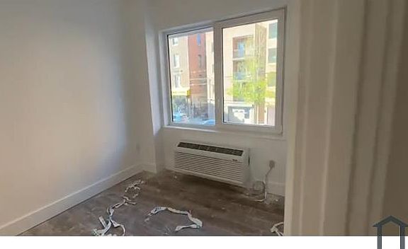 3rd image of 354 E 194th St #2F