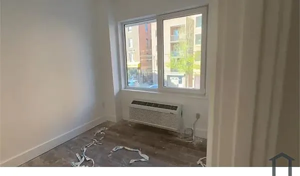 354 E 194th St #2E — Photo 2