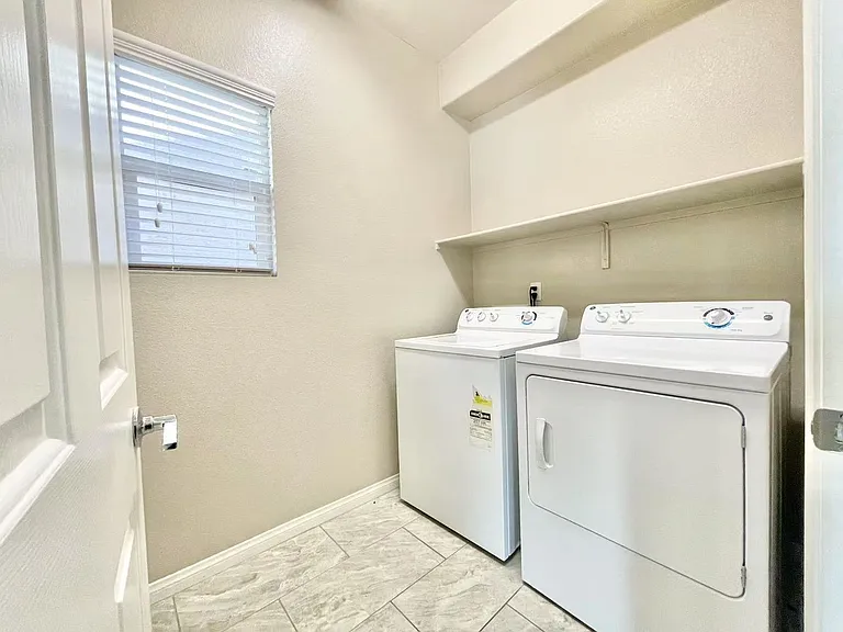 6415 Pochman Mesa St — Photo 6
