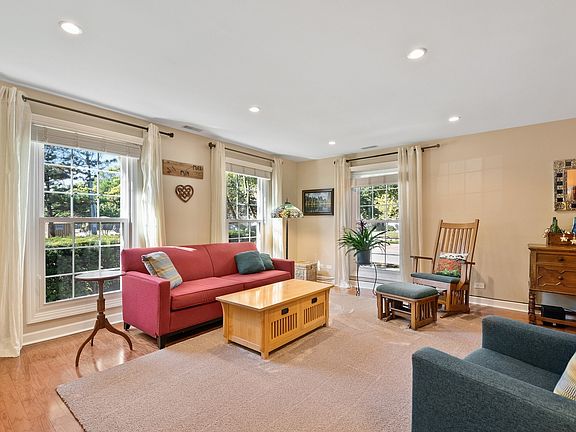 4th image of 1512 Pebble Creek Dr