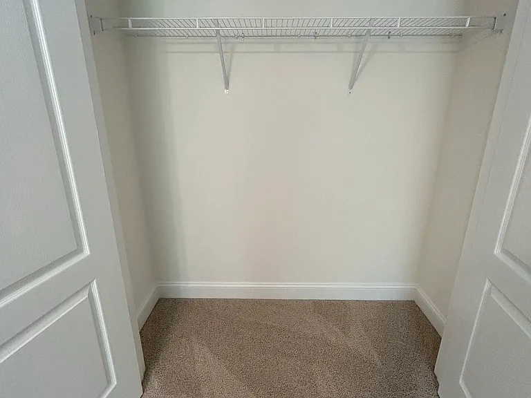 724 Sylvia St — Photo 28