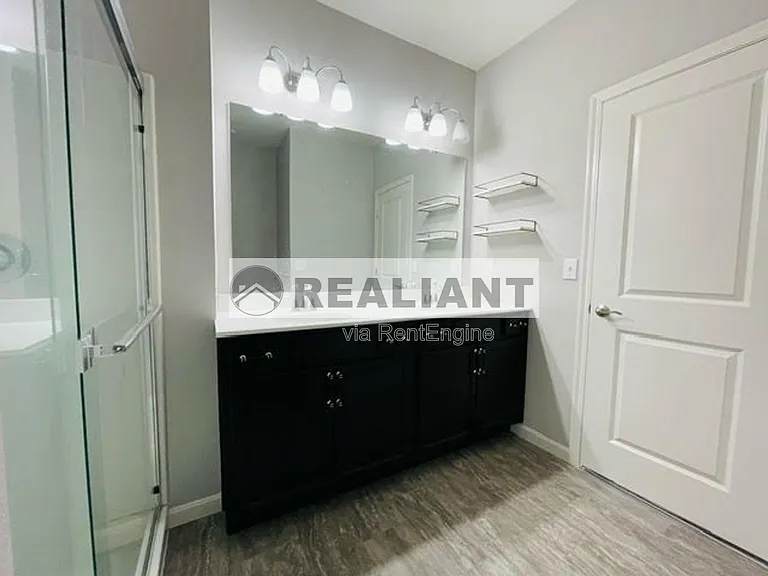 1373 Rubyhill Ln — Photo 5