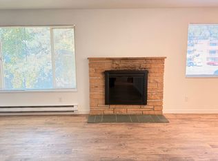 520 & 524 NE 112th St #524-06, Seattle, WA 98125
